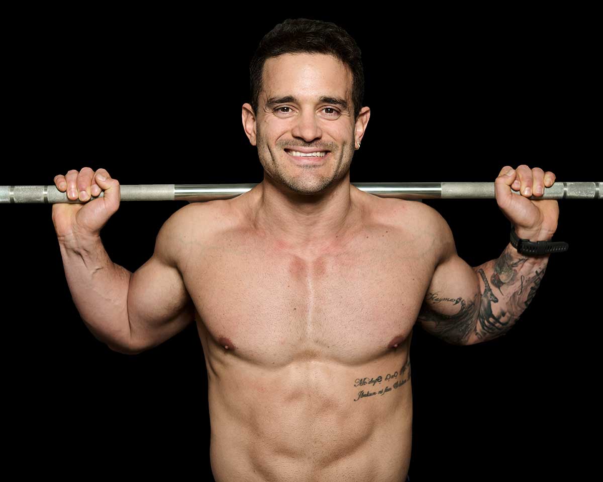 Personal Trainer Konstanz Ray bietet persönliches Training für Gewichtheben.